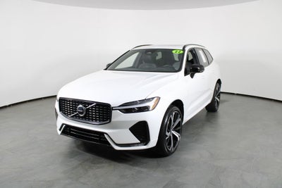 2022 Volvo XC60 B5 R-Design