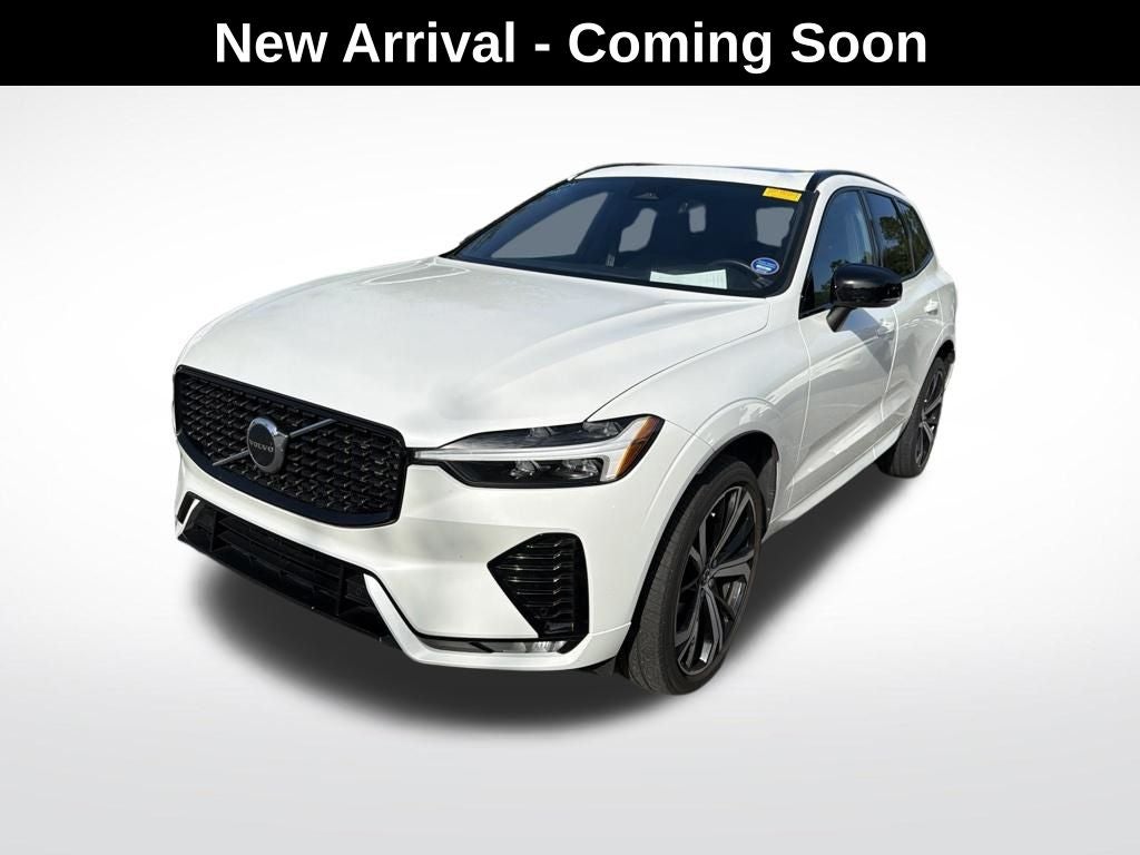 2022 Volvo XC60 B5 R-Design