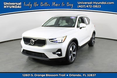 2025 Volvo XC40 B5 Plus Bright Theme