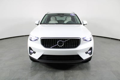 2025 Volvo XC40 B5 Plus Bright Theme