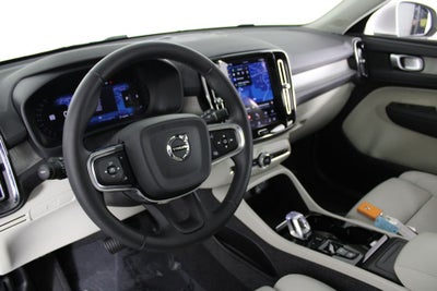 2025 Volvo XC40 B5 Plus Bright Theme