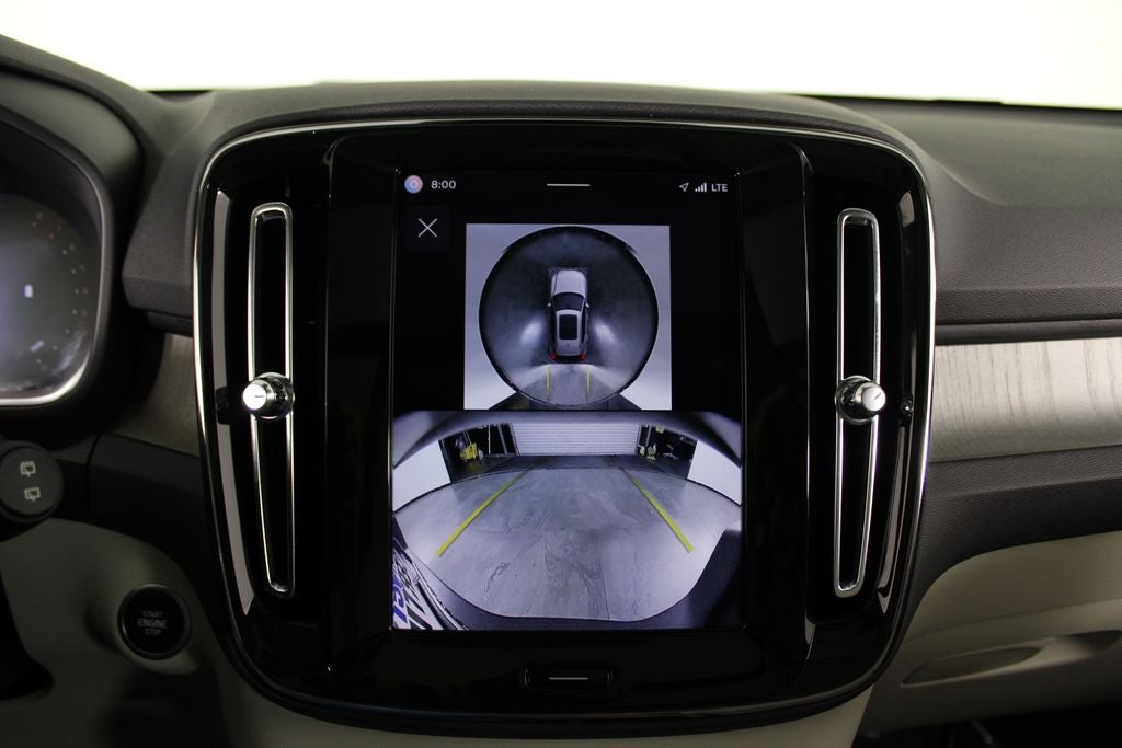 2025 Volvo XC40 B5 Plus Bright Theme