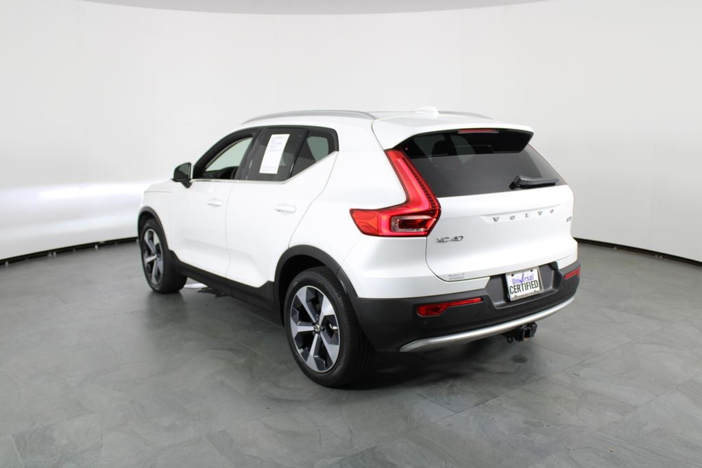 2025 Volvo XC40 B5 Plus Bright Theme