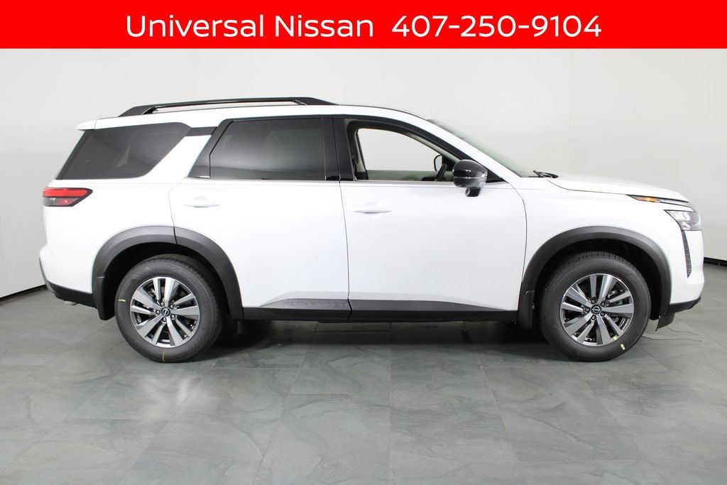 2026 Nissan Pathfinder SL