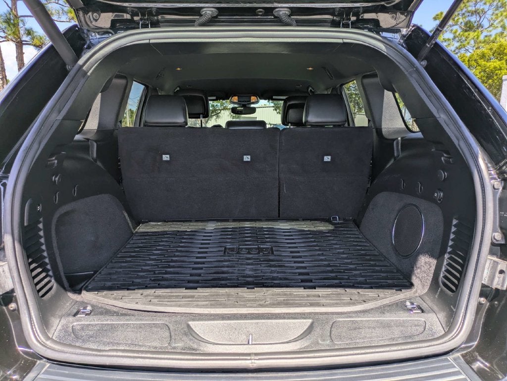 2020 Jeep Grand Cherokee Laredo E