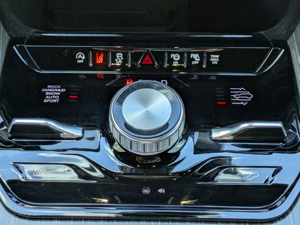 2024 Jeep Wagoneer L Series III