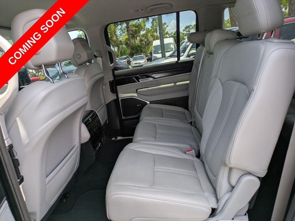 2024 Jeep Wagoneer Base