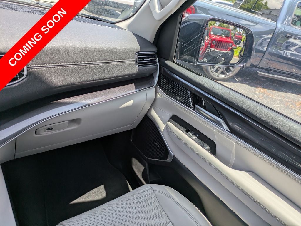 2024 Jeep Wagoneer Base