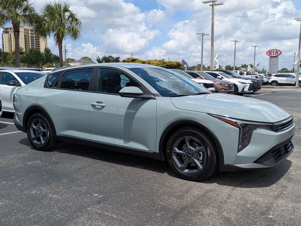 2026 Kia K4 LXS