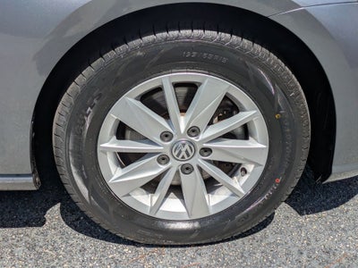 2018 Volkswagen Golf TSI S 4-Door