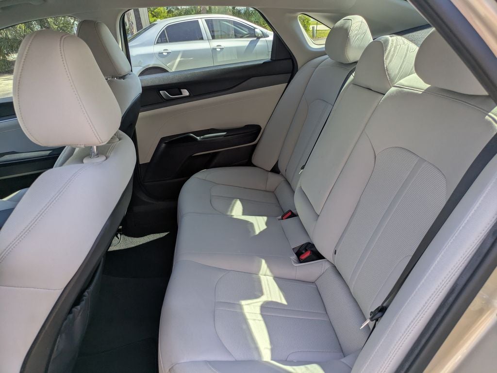 2022 Kia K5 LXS