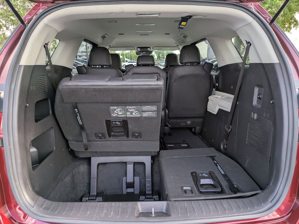 2024 Kia Carnival LX