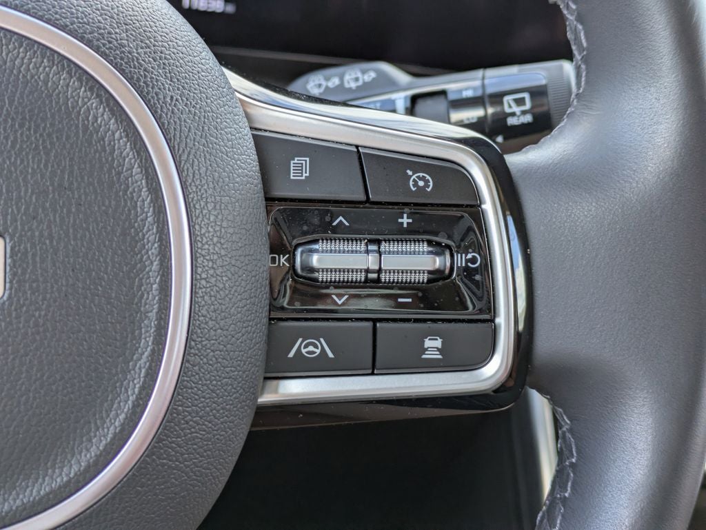 2023 Kia Carnival SX