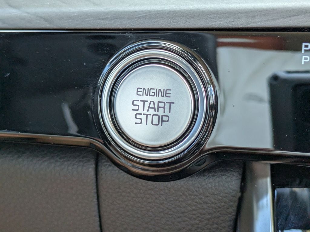 2023 Kia Carnival SX