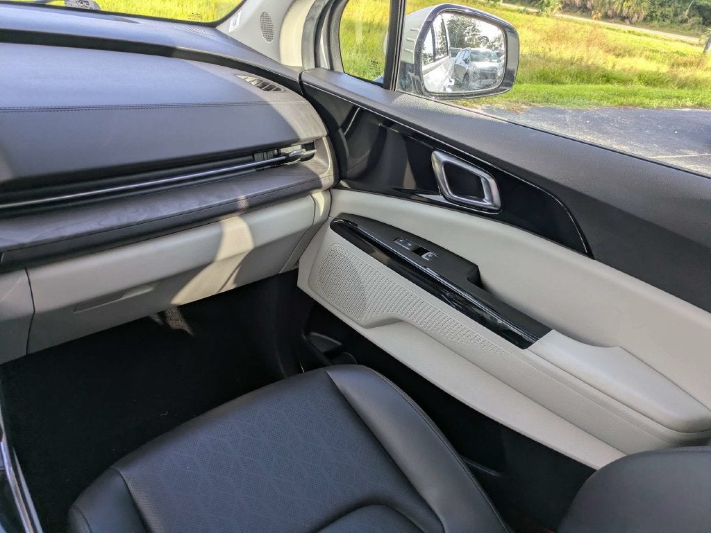 2024 Kia Carnival SX