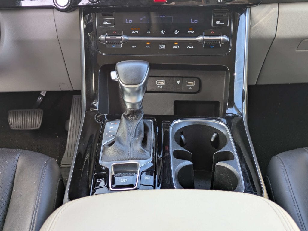 2024 Kia Carnival SX
