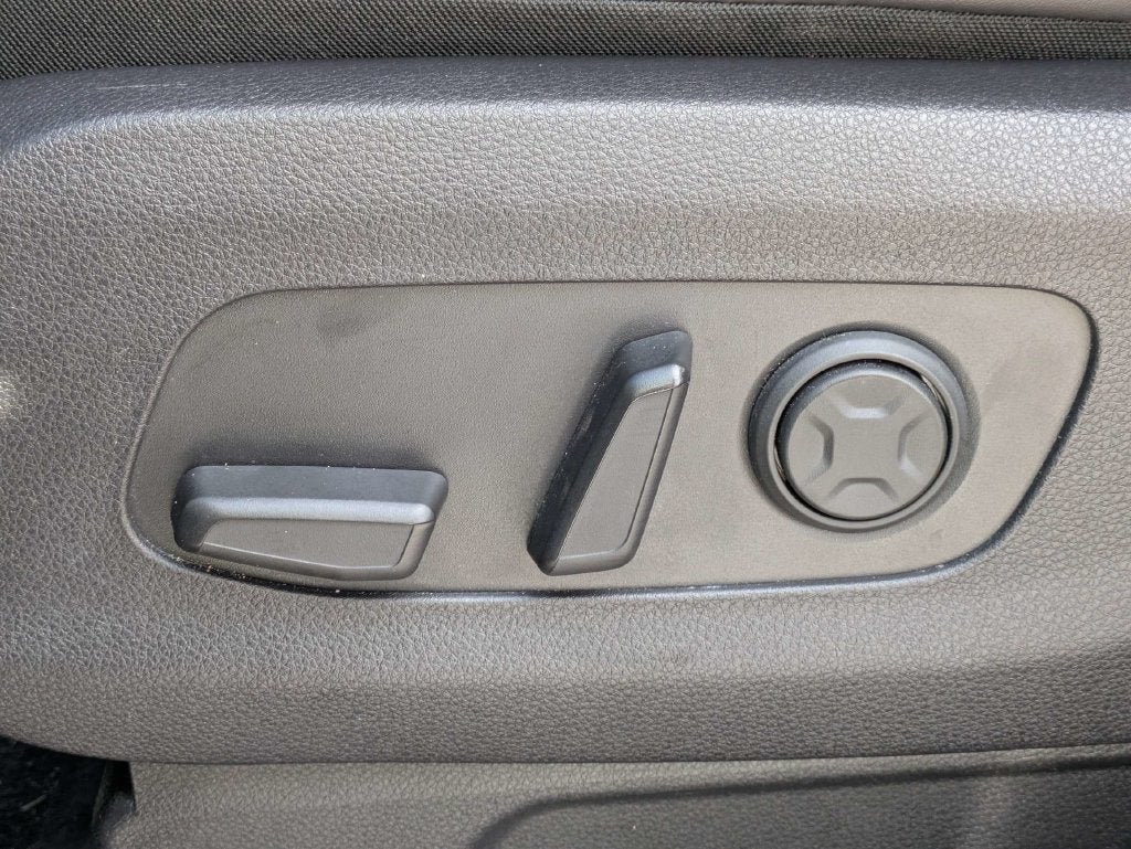 2024 Kia Carnival SX