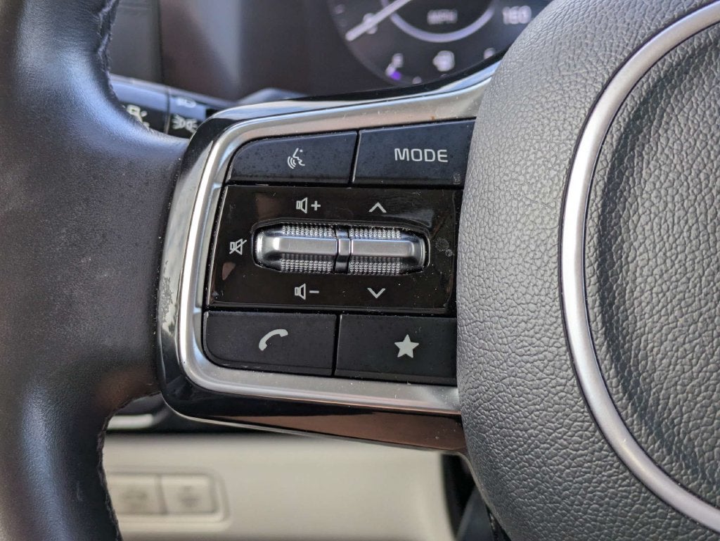 2024 Kia Carnival SX