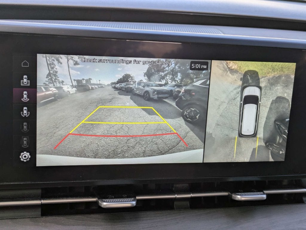 2024 Kia Carnival SX