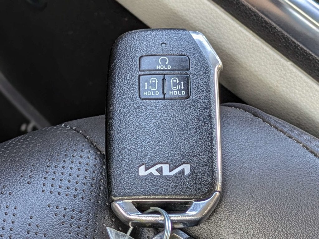 2024 Kia Carnival SX