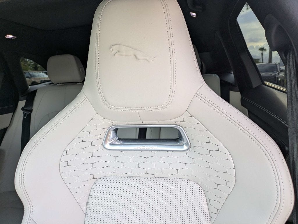 2025 Jaguar F-PACE P250 R-Dynamic S
