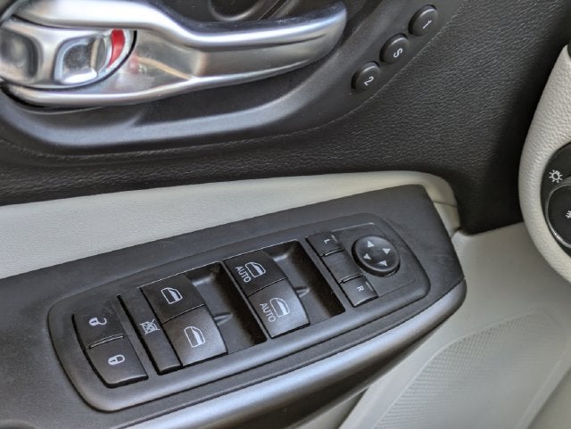 2019 Jeep Cherokee Limited FWD
