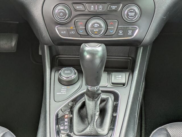2023 Jeep Cherokee Altitude Lux 4x4