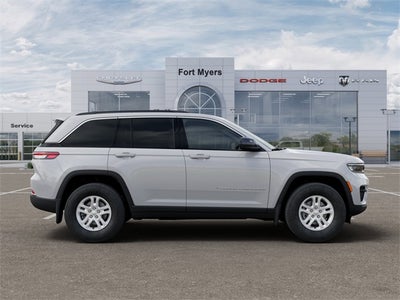 2025 Jeep Grand Cherokee GRAND CHEROKEE LAREDO 4X2