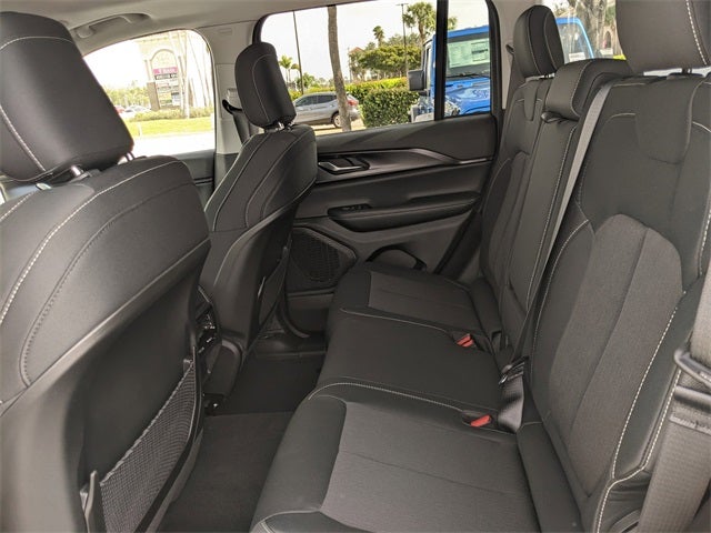 2025 Jeep Grand Cherokee GRAND CHEROKEE LAREDO X 4X2