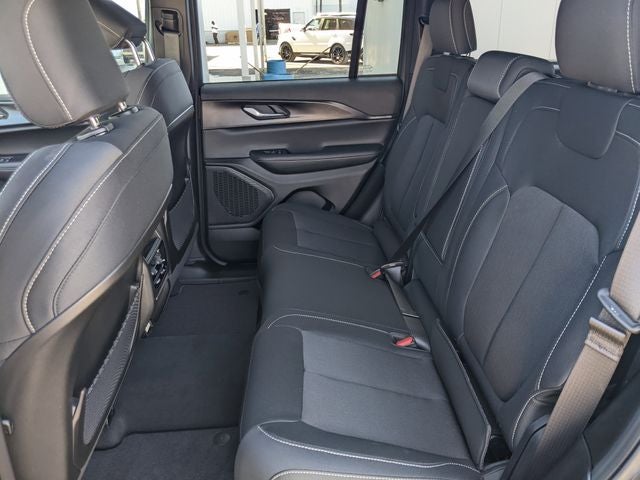 2026 Jeep Grand Cherokee GRAND CHEROKEE LAREDO X 4X2