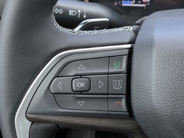 2027 Jeep Grand Cherokee Laredo Altitude