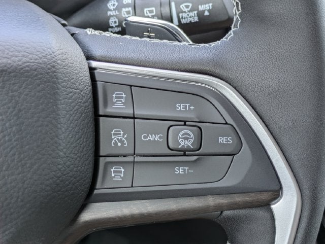 2027 Jeep Grand Cherokee Laredo Altitude