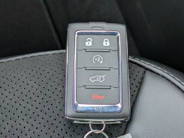 2027 Jeep Grand Cherokee Laredo Altitude