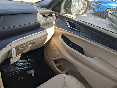 2025 Jeep Grand Cherokee GRAND CHEROKEE LIMITED 4X2