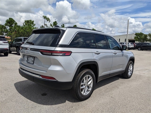 2025 Jeep Grand Cherokee GRAND CHEROKEE LAREDO X 4X4