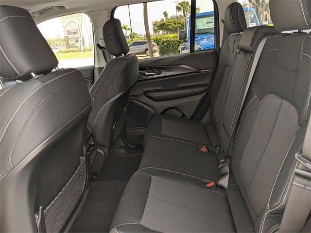 2025 Jeep Grand Cherokee GRAND CHEROKEE LAREDO X 4X4