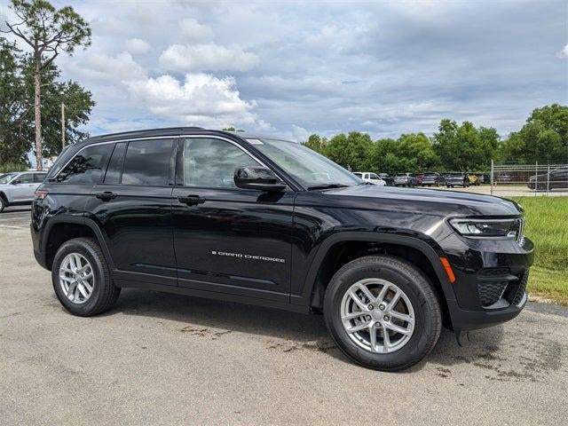 2025 Jeep Grand Cherokee GRAND CHEROKEE LAREDO X 4X4