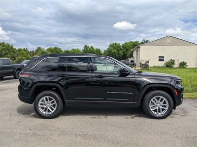 2025 Jeep Grand Cherokee GRAND CHEROKEE LAREDO X 4X4