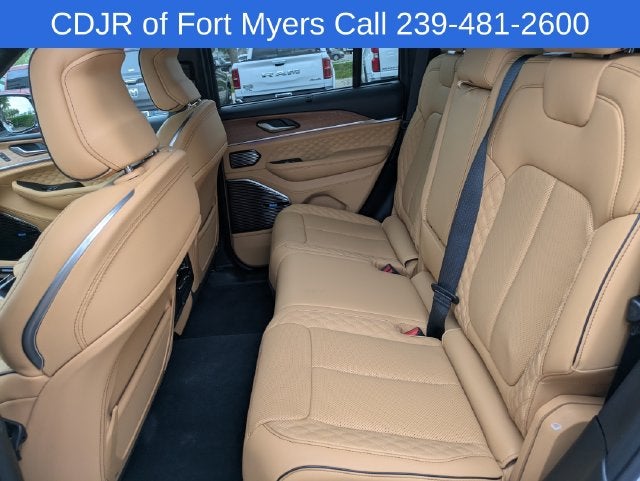 2027 Jeep Grand Cherokee GRAND CHEROKEE SUMMIT 4X4