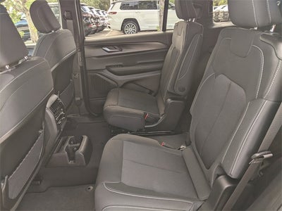 2025 Jeep Grand Cherokee L Laredo X 4x2