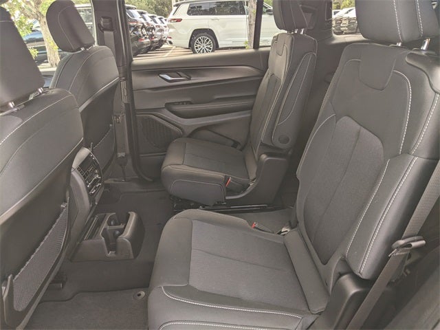 2025 Jeep Grand Cherokee L Laredo X 4x2