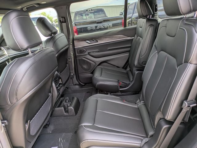 2026 Jeep Grand Cherokee GRAND CHEROKEE L LIMITED 4X2