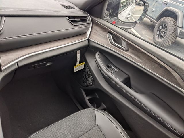 2026 Jeep Grand Cherokee GRAND CHEROKEE L LAREDO ALTITUDE 4X4