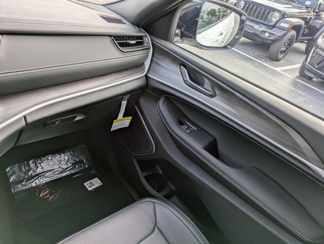 2026 Jeep Grand Cherokee GRAND CHEROKEE L LIMITED RESERVE 4X4