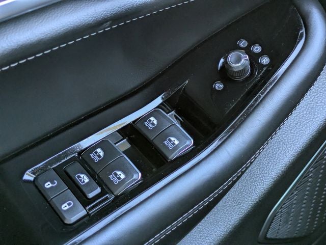 2023 Jeep Grand Cherokee L Overland 4x4