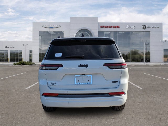 2027 Jeep Grand Cherokee Summit