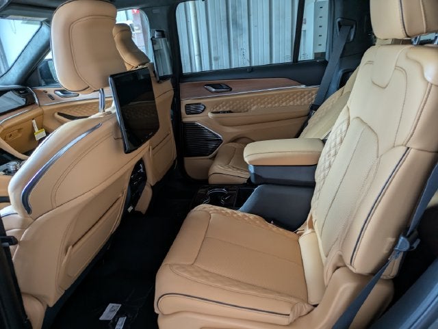 2027 Jeep Grand Cherokee Summit