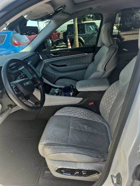 2022 Jeep Grand Cherokee L Summit 4x4