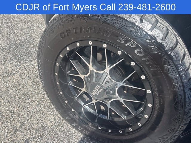 2019 RAM 1500 Classic SLT Crew Cab 4x4 6'4' Box