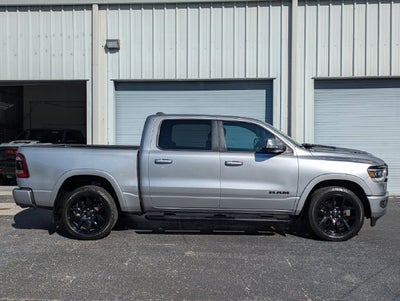 2020 RAM 1500 Laramie Crew Cab 4x2 5'7' Box